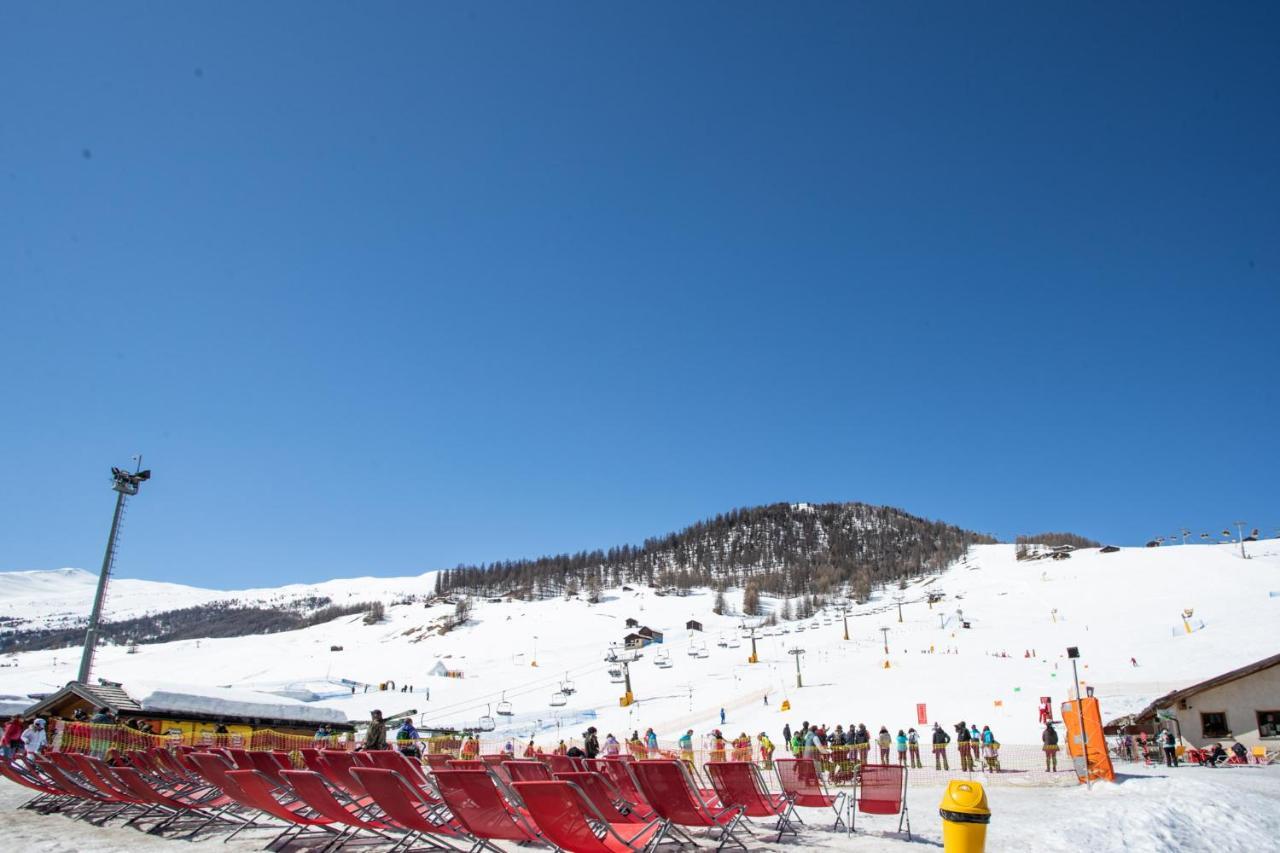 Hotel Helvetia Livigno Exteriör bild